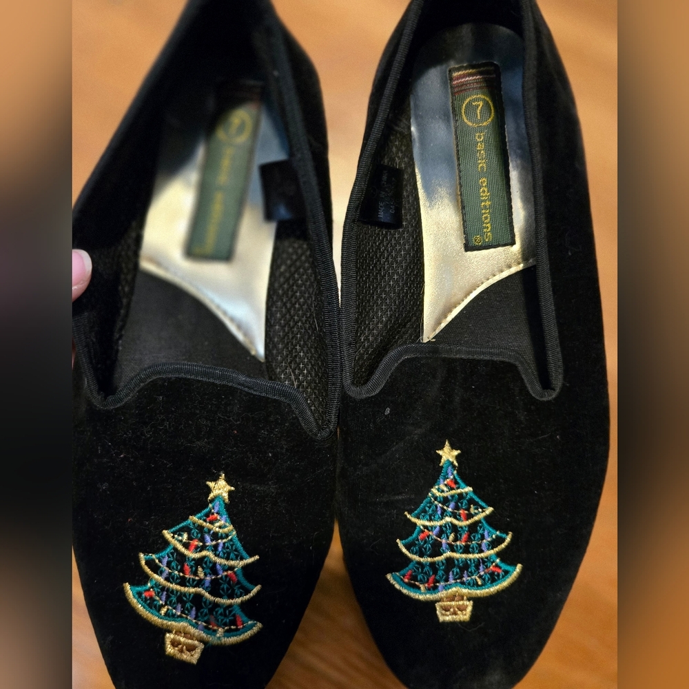 Basic Editions Women's Black Velvet Christmas Tree‎ Slip On Flats Size 7